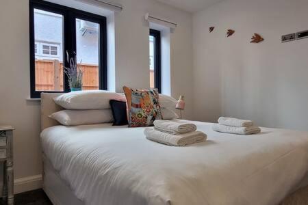 Beautiful Apartment Overlooking A Garden London Kültér fotó